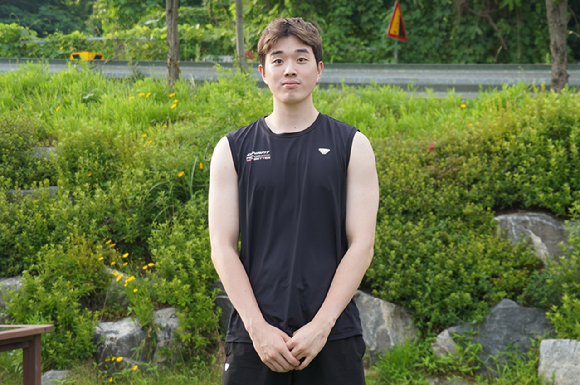 우리카드 김지한이 주전 경쟁을 이겨내고 다가올 시즌 더 좋은 활약을 펼치겠다고 다짐했다. [사진=우리카드]