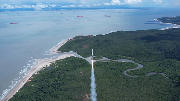 이노스페이스 '한빛-TLV'가 우리나라 시간으로 지난해 브라질에서 우주로 날아가고 있다. [사진=이노스페이스]