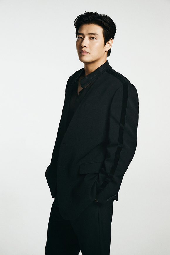 배우 강하늘이 영화 '퍼스트 라이드' 인터뷰에 앞서 포즈를 취하고 있다. [사진=(주)쇼박스]