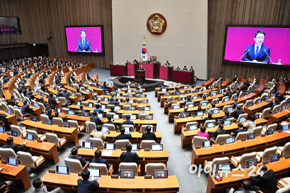 한병도 더불어민주당 원내대표가 3일 국회 본회의에서 교섭단체 대표연설을 하고 있다. [사진=곽영래 기자]