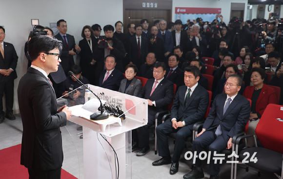 한동훈 국민의힘 비상대책위원장이 26일 오후 서울 여의도 국민의힘 중앙당사에서 비상대책위원장 임명 수락 연설을 하고 있다. [사진=곽영래 기자]