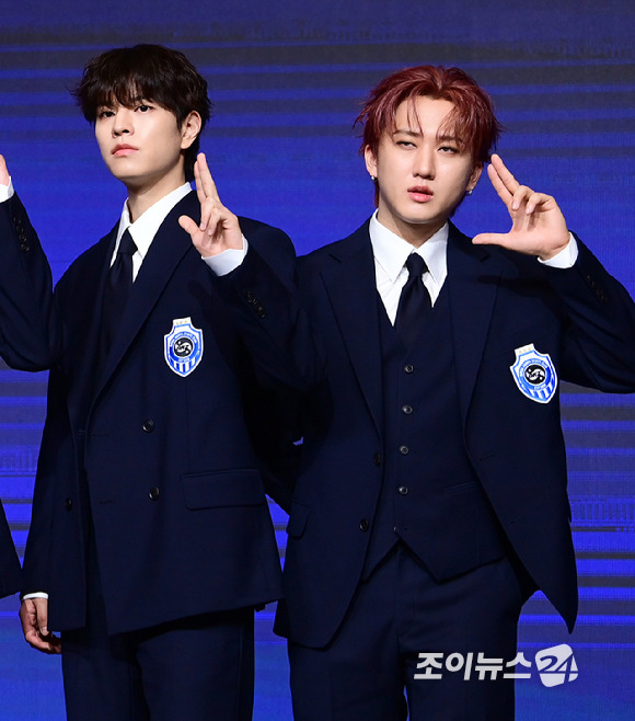 그룹 스트레이키즈가&nbsp;22일 오전 서울 영등포구 여의도 콘래드호텔에서 열린&nbsp;스트레이키즈(Stray Kids) 정규 4집 '카르마' 발매 기념 기자간담회에서 포즈를 취하고 있다. [사진=정소희 기자]