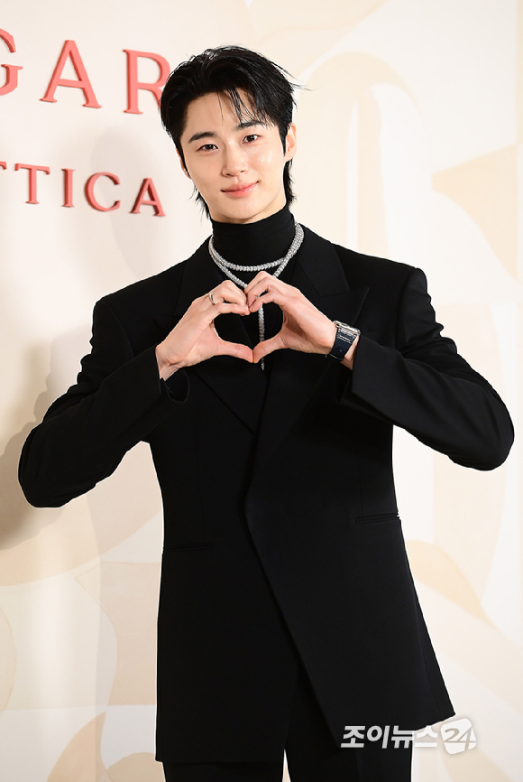 배우 변우석이 12일 오후 서울 광진구 비스타 워커힐 서울에서 열린 불가리 에클레티카 하이 주얼리 이벤트 행사에 참석하고 있다. [사진=정소희 기자]