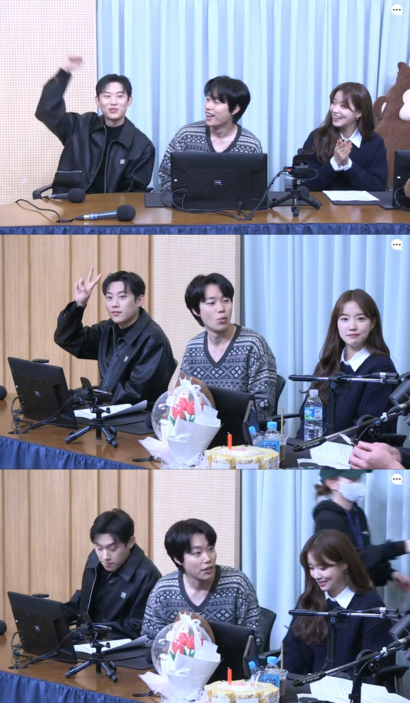 영화 '올빼미' 주역 배우 류준열 김성철 조윤서가 16일 방송된 SBS 파워FM '두시탈출 컬투쇼'에 출연했다. [사진=SBS]