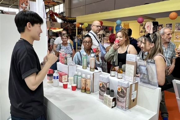 롯데홈쇼핑 클라르하임 판매 방송 화면. [사진=롯데홈쇼핑]