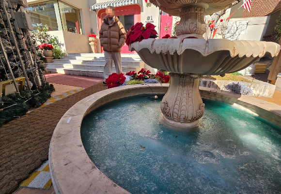 충북 전역에 한파주의보가 내려진 20일 청주시의 한 카페 앞 분수대 물이 꽁꽁 얼어붙어 있다. 2026.1.20 [사진=연합뉴스]