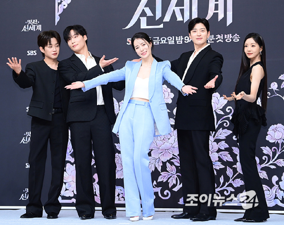 (왼쪽부터)김민석-허남준-임지연-장승조-이세희가 7일 오후 서울 양천구 목동 SBS사옥에서 열린 SBS 새 금토드라마 '멋진 신세계' 제작발표회에 참석하고 있다. [사진=정소희 기자]