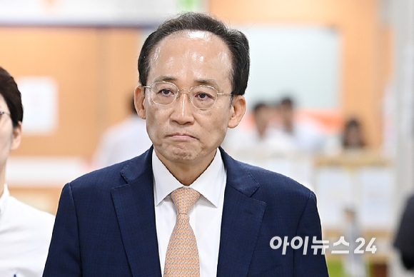 내란 중요임무 종사 혐의로 기소된 추경호 대구시장이 26일 서울 서초구 서울중앙지방법원에서 열린 11차 공판에 출석하고 있다. [사진=곽영래 기자]