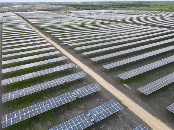 한화큐셀의 미국 텍사스주 168MW 규모 태양광 발전소. [사진=한화큐셀]