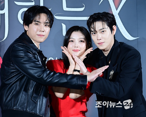 배우 김도훈-김유정-김영대가 30일 오후 서울 용산구 CGV용산아이파크몰에서 열린 티빙 오리지널 '친애하는 X' 제작발표회에 참석하고 있다. [사진=정소희 기자]