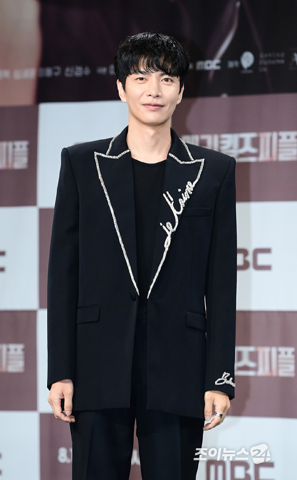 배우 이민기가 31일 오전 서울 마포구 상암동 MBC에서 열린 MBC 새 금토드라마 '메리 킬즈 피플' 제작발표회에 참석하고 있다. [사진=정소희 기자]