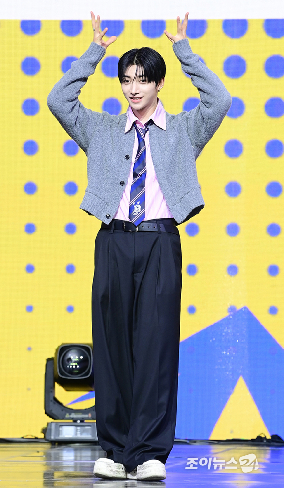 그룹 넥스지 유우가 27일 오후 서울 용산구 한남동 블루스퀘어에서 열린 넥스지(NEXZ) 두 번째 싱글 앨범 'Mmchk(음츠크)' 발매 기념 쇼케이스에 참석하고 있다. [사진=정소희 기자]