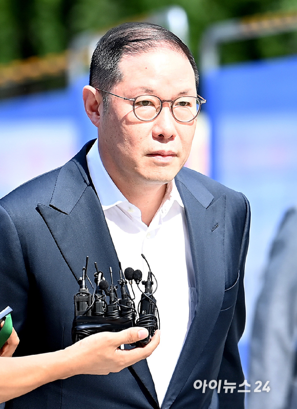 조현상 HS효성 부회장이 4일 오전 서울 종로구에 마련된 김건희 특검팀(특별검사 민중기)에 출석하고 있다. [사진=곽영래 기자]