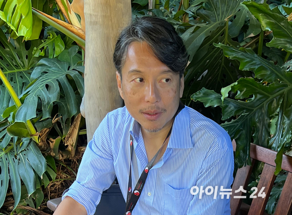미쿠리야 토시키 소니 세미컨턱터 솔루션즈 모바일시스템 사업부장은 16일(현지시간) 미국 마우이 그랜드 와일레아 호텔에서 열린 퀄컴 스냅드래곤 테크 서밋 2022 현장에서 만나 QDR에 대한 이야기를 풀어냈다 [사진=김문기 기자]