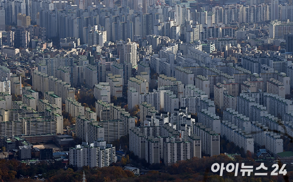 서울 북한산에서 바라본 서울 아파트 전경. [사진=아이뉴스24DB]