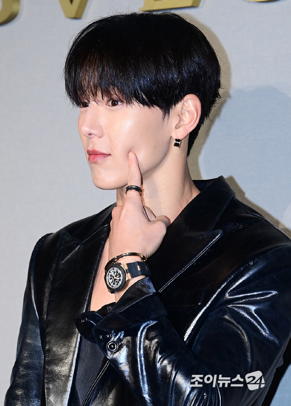 몬스타엑스 셔누가 28일 오후 서울 강남구 송은에서 열린 불가리(BVLGARI) 비제로원 전시 개최 포토월 행사에 참석하고 있다. [사진=정소희 기자]