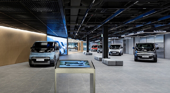 기아 인증중고차 센터 평택 직영점 및 PBV 익스피리언스 센터 외부 전경. [사진=기아]