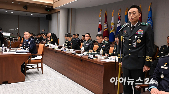 김득봉 드론작전사령관이 8일 서울 용산구 국방부에서 열린 국회 국방위원회의 합동참모본부등 국정감사에서 의원의 질의에 답변을 하고 있다. [사진=국회사진기자단 ]
