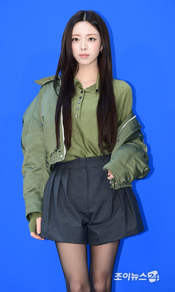 있지(ITZY) 유나가 5일 오후 서울 강남구 청담동에서 열린 타임 서울 플래그십 스토어 오픈 기념 포토월 행사에 참석하고 있다. [사진=정소희 기자]