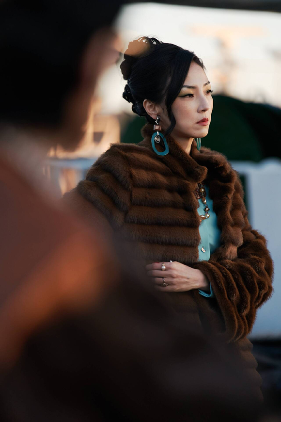 '메이드 인 코리아' 서은수와 원지안, 차희 스틸. [사진=월트디즈니 컴퍼니 코리아]