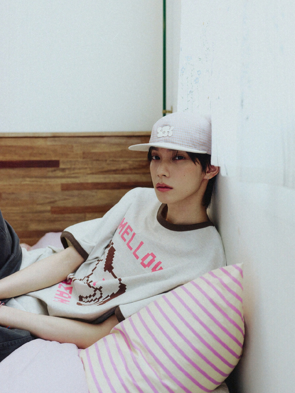 최립우가 화보 촬영에서 포즈를 취하고 있다. [사진=와이케이]