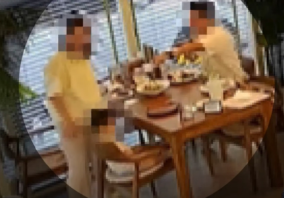 식당 CCTV 화면 [사진='사건반장' 유튜브 캡쳐]