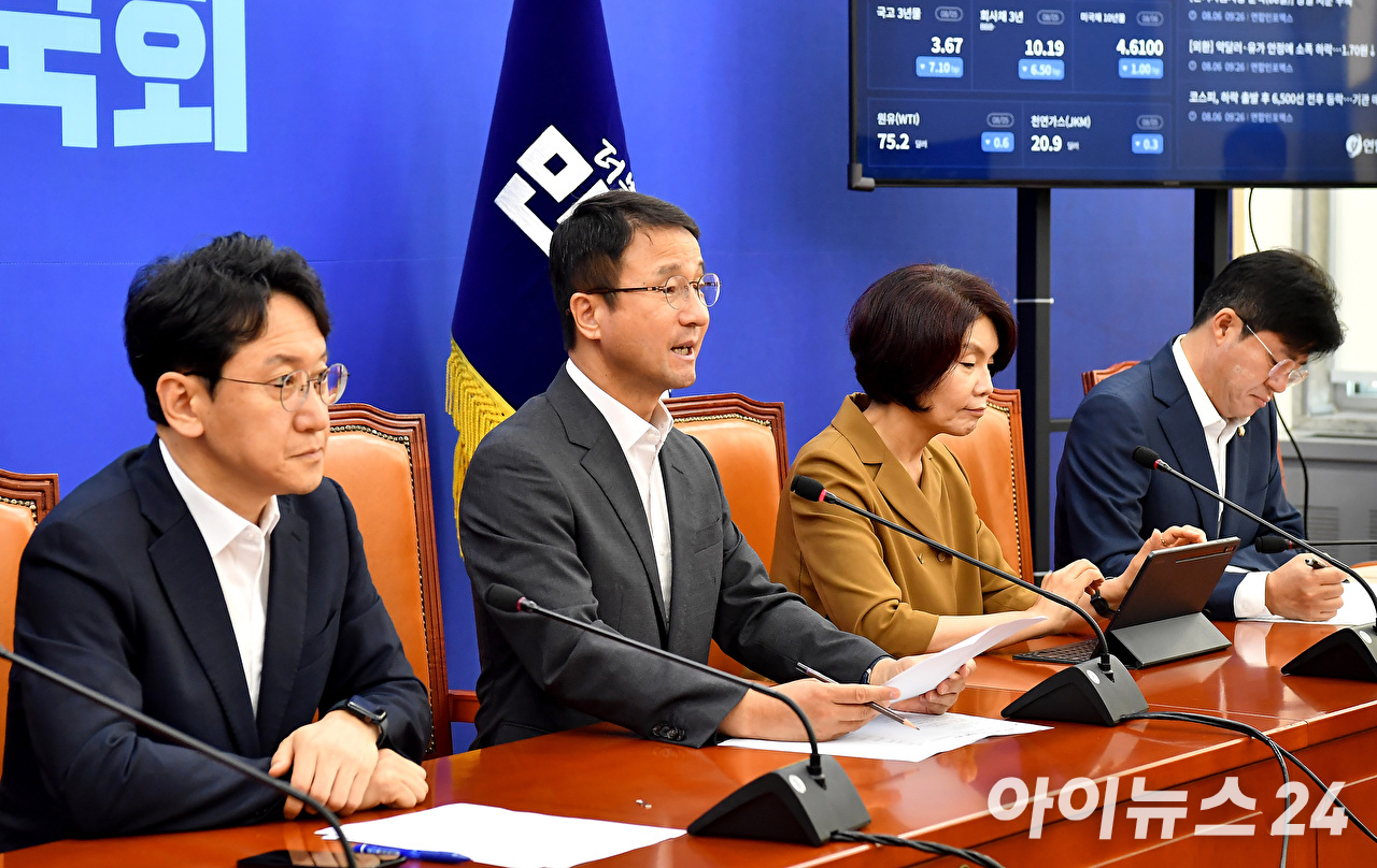 한병도 더불어민주당 당대표 직무대행 겸 원내대표가 6일 서울 여의도 국회에서 열린 정책조정회의에서 발언하고 있다. [사진=곽영래 기자]
