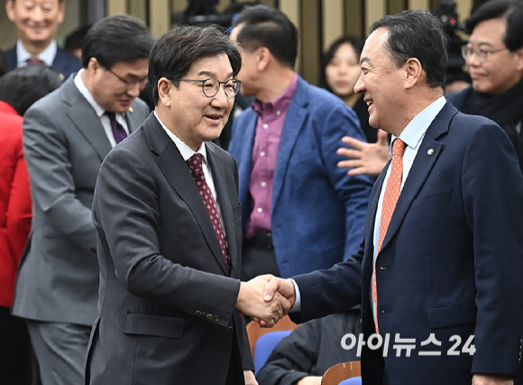 권성동 국민의힘 원내대표가 27일 오전 서울 여의도 국회에서 열린 의원총회에 참석하고 있다. [사진=곽영래 기자]