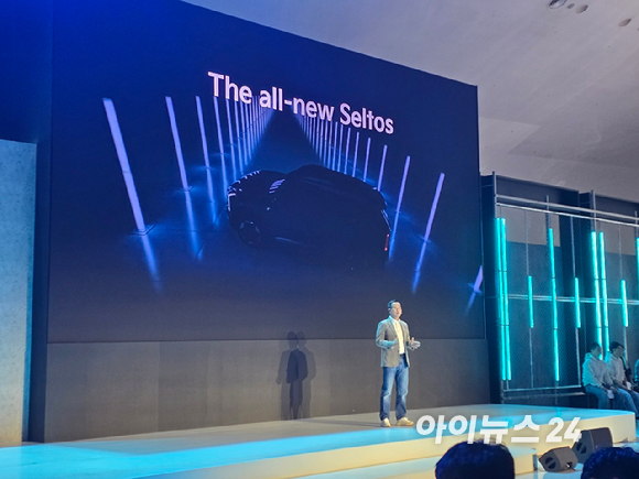 기아 '디 올 뉴 셀토스' 하이브리드 X-라인 모델. [사진=김종성 기자]