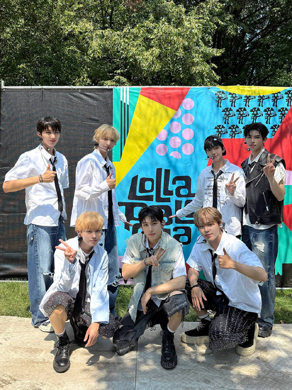 킥플립 '롤라팔루자 시카고' 현장 사진 [사진=JYP엔터테인먼트]