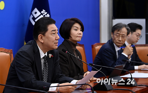 김병기 더불어민주당 원내대표가 16일 서울 여의도 국회에서 열린 원내대책회의에서 발언하고 있다. [사진=곽영래 기자]