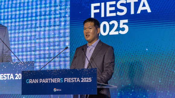 허윤홍 GS건설 대표가 30일 서울 역삼동 GS타워 아모리스홀에서 열린 '그랑 파트너스 피에스타(Gran Partners Fiesta)'에서 인사말을 하고 있다. [사진=GS건설]