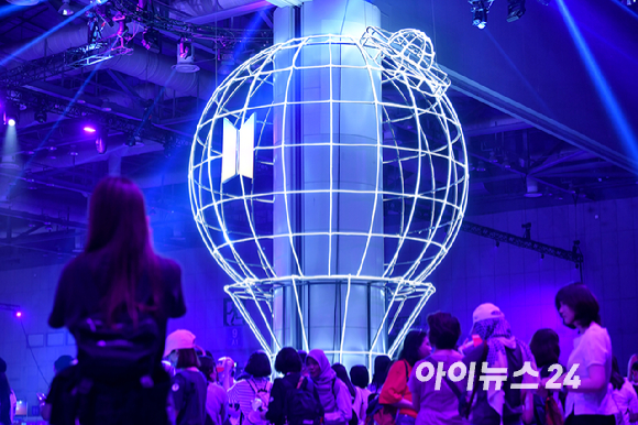 방탄소년단(BTS)과 아미(ARMY, 팬덤명)의 특별한 축제 'BTS FESTA'가 13일 경기도 고양시 킨텍스에서 진행되고 있다. [사진=문수지 기자]
