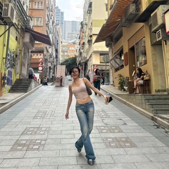 화사 [사진=화사 SNS]