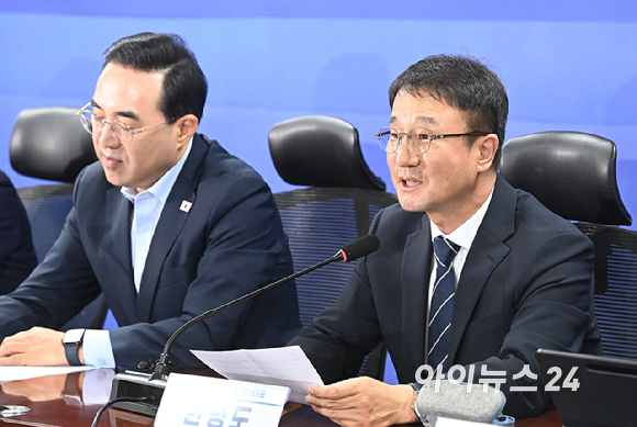 한병도 더불어민주당 당대표 직무대행 겸 원내대표가 21일 서울 여의도 국회 의원회관에서 열린 2027년 예산안 당정협의에서 발언하고 있다. [사진=곽영래 기자]