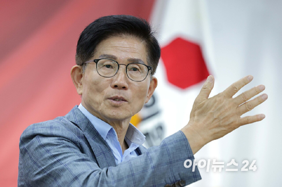 김문수 국민의힘 당대표 예비후보가 28일 오후 서울 여의도 국민의힘 서울시당에서 열린 당원간담회에서 발언을 하고 있다. [사진=곽영래 기자]