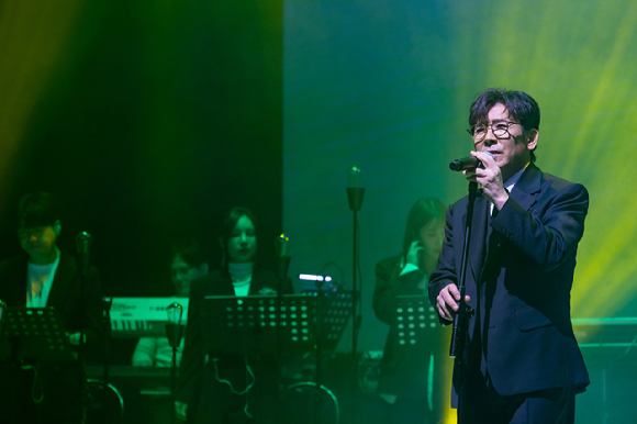 "12월의 노래 선물"⋯조관우, 단독콘서트 '겨울이야기' 성료