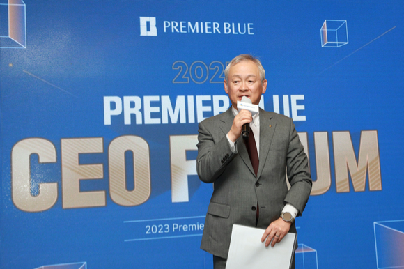  NH투자증권은 2023년도 Premier Blue CEO 포럼을 개강했다. 정영채 사장이 22일 서울 파르나스호텔에서 열린 Premier Blue CEO 포럼 개강식 축사를 하고 있다. [사진=NH투자증권]