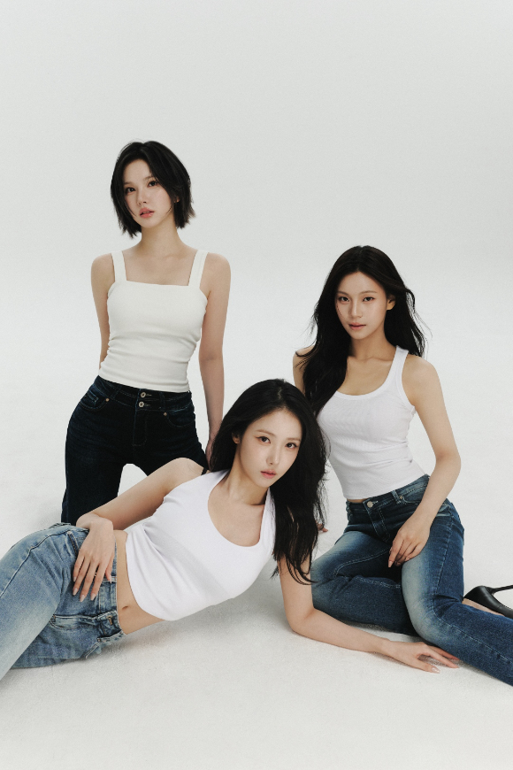 은하, 신비, 엄지 단체 이미지 [사진=언코어]