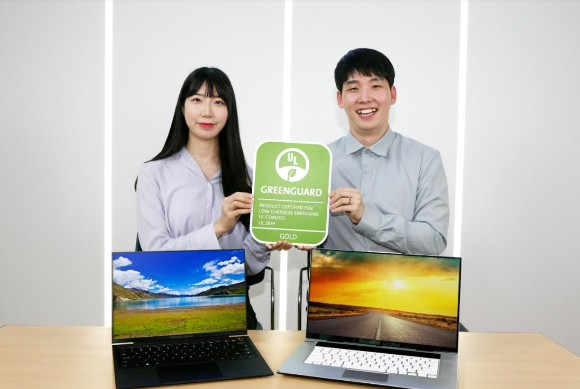 삼성 노트북용 OLED가 친환경 인증인 '그린가드 골드'를 획득했다.  [사진=삼성디스플레이 ]