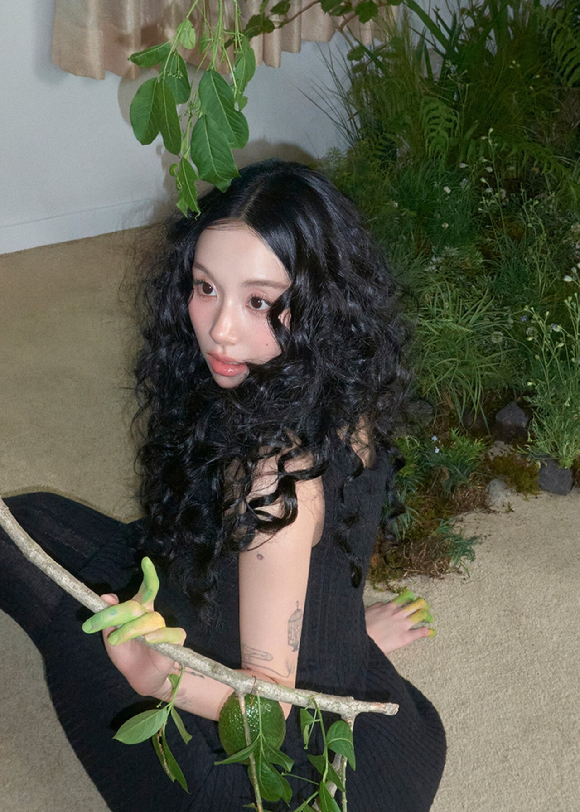 [오늘가요] 트와이스 채영, 솔로 데뷔 &quot;꿈 같은 판타지 세상 만들 수 있길&quot;