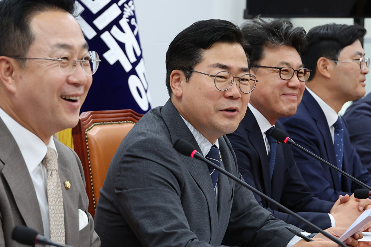 더불어민주당 박찬대 대표 직무대행 겸 원내대표가 10일 서울 여의도 국회에서 현 원내지도부의 마지막 원내대책회의를 주재하며 소회를 말하고 있다. 2025.6.10 [사진=연합뉴스]
