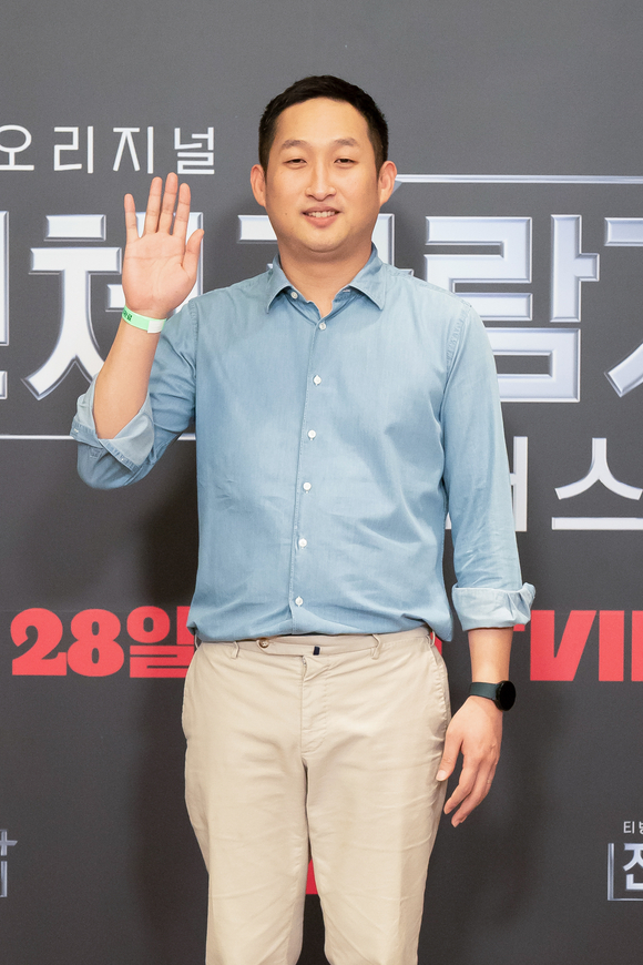 전 출연진이 26일 온라인으로 진행된 티빙 오리지널 '전체관람가+: 숏버스터' 제작발표회에 참석해 포즈를 취하고 있다. [사진=문수지 기자]