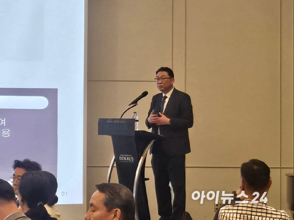 정기영 방사청 미래전력사업본부장이 23일 로카우스 호텔에서 진행된 '범정부 드론&middot;대드론 통합획득 협력포럼'에서 발언하고 있다. [사진=최란 기자]