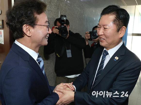 전재수 더불어민주당 부산시장 후보(왼쪽), 박형준 국민의힘 부산시장 후보 [사진=아이뉴스24DB]