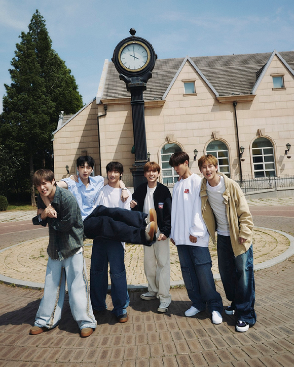 몬스타엑스 단체 콘셉트 포토 [사진=스타쉽엔터테인먼트]