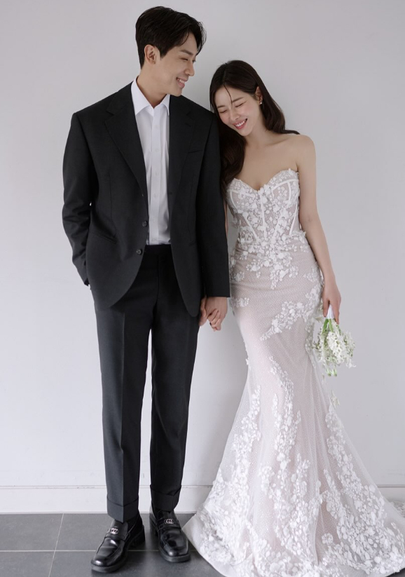 배우 박하나-김태술 전 감독의 웨딩화보가 공개됐다. [사진=박하나 인스타그램 ]