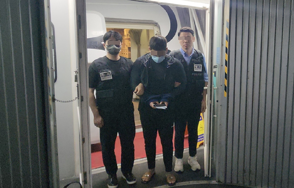 필리핀서 강제 송환된 투자리딩방 사기 총책. [사진=연합뉴스]