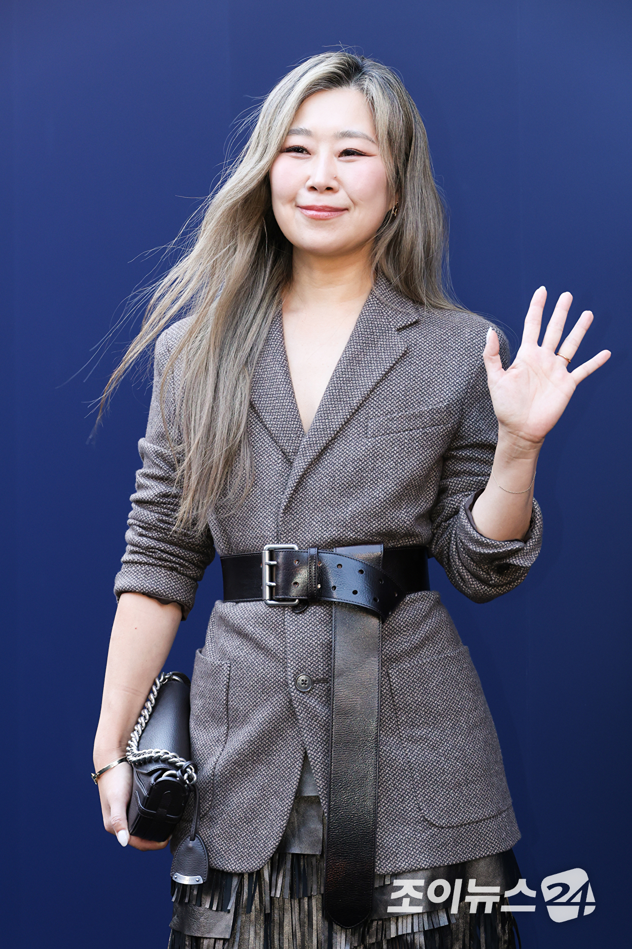 영화감독 매기 강이 15일 오후 서울 종로구 석파정 서울미술관에서 진행된 패션 아이콘 랄프 로렌의 삶을 조명한 HBO 다큐멘터리 '베리 랄프' 스크리닝 이벤트에 참석해 포즈를 취하고 있다. [사진=문수지 기자]