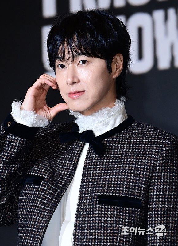 가수 유노윤호가 5일 오후 서울 송파구 소피텔 앰배서더 서울호텔에서 열린 첫 정규 앨범 '아이-노우(I-KNOW)' 기자간담회에 참석하고 있다. [사진=정소희 기자]